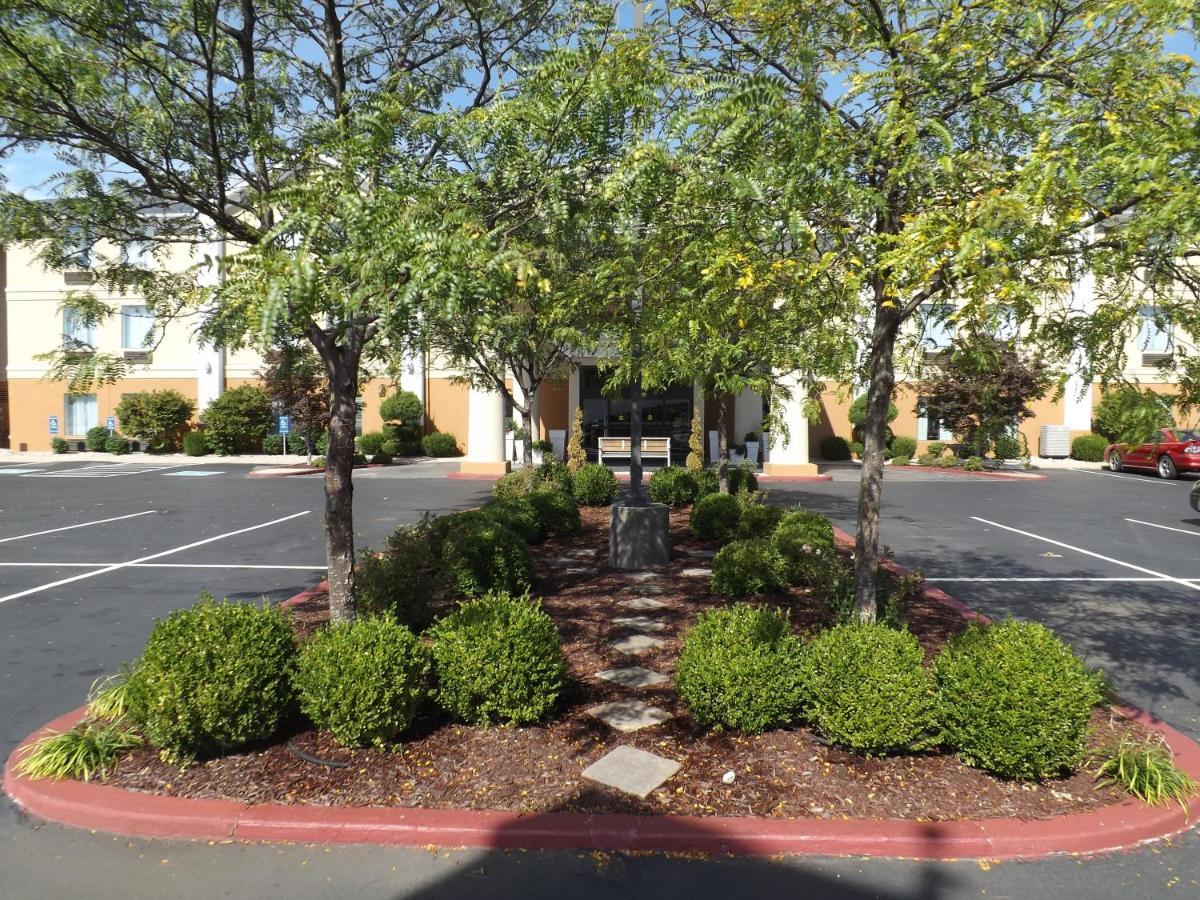 Holiday Inn Express Lexington Southwest Nicholasville By Ihg Exterior foto